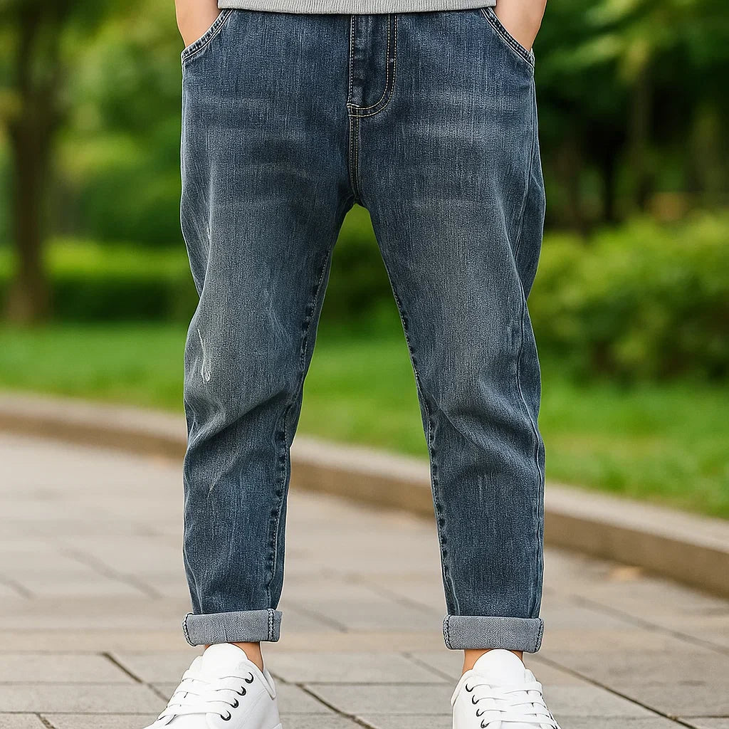 UrbanJeans – Rento ja trendikäs – poikien slim fit -farkut