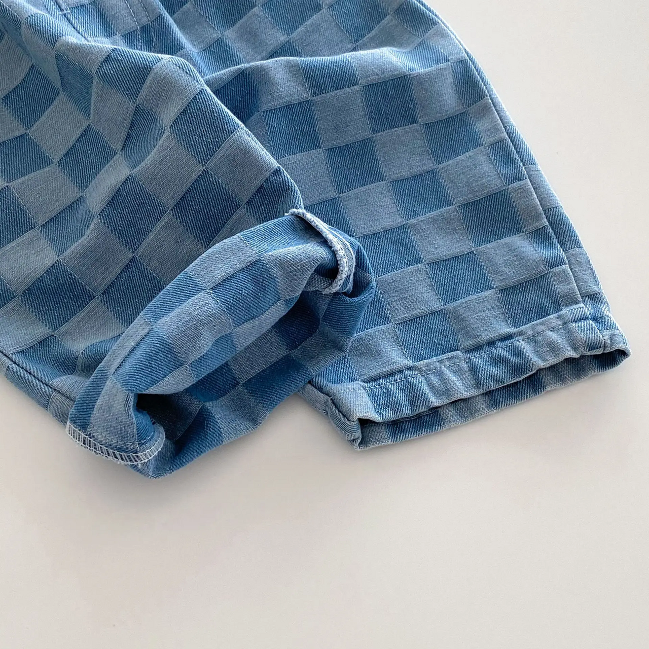 DenimCheck – Mukavat ja trendikkäät – lasten housut, joissa on ruutukuvio