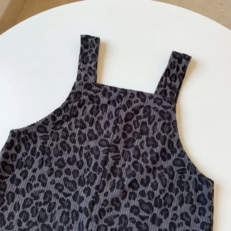 LeopardChic – Trendikäs ja mukava – tyttöjen leopardikuvioiset haalarit