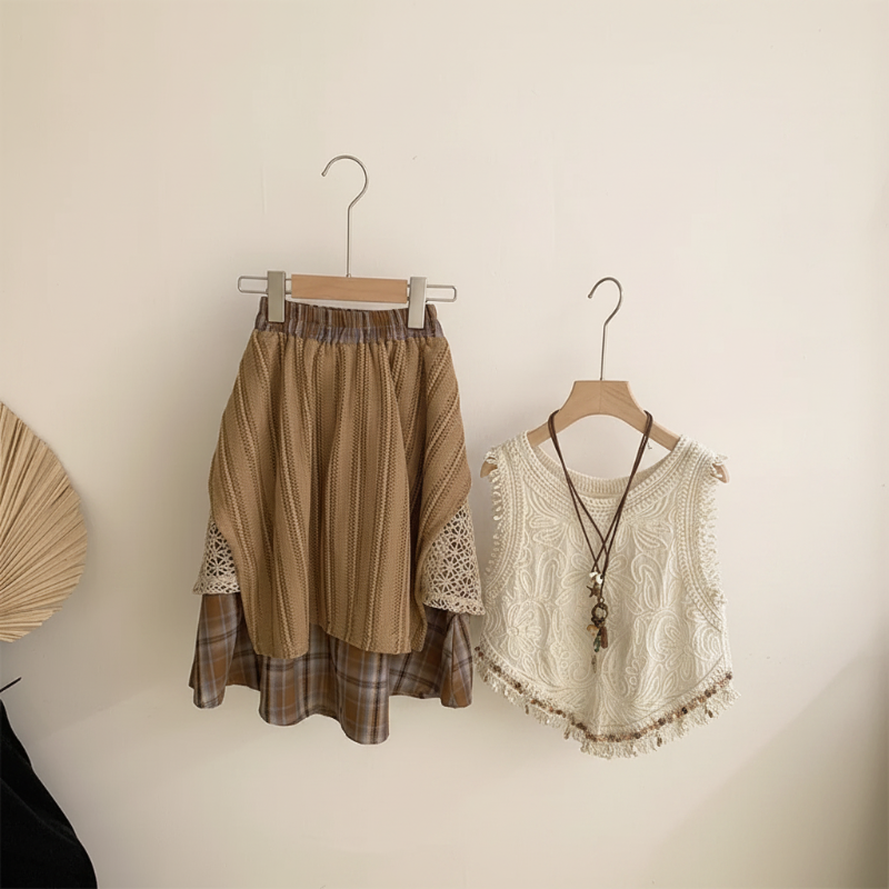 TinyTrends – Boho Chic & söpö – virkattu toppi ja ruudullinen hame
