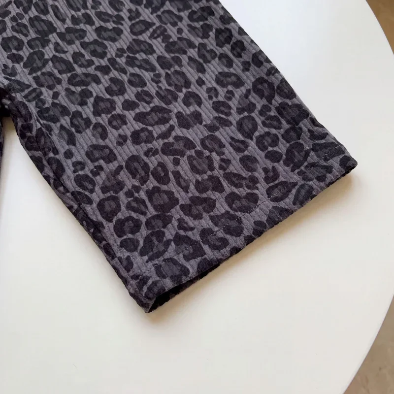 LeopardChic – Trendikäs ja mukava – tyttöjen leopardikuvioiset haalarit