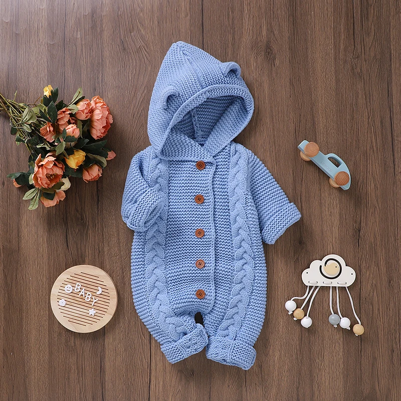 SoftKnit – Lämmin & Suloinen – Neulottu Vauvan Hupullinen Haalari