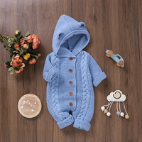 Thumbnail for SoftKnit – Lämmin & Suloinen – Neulottu Vauvan Hupullinen Haalari