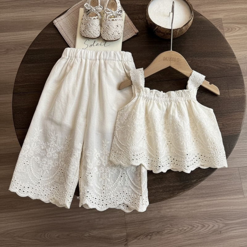 TinyLuxe – Zomerset-pitsipaita ja leveälahkeiset housut