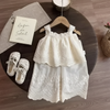 TinyLuxe – Zomerset-pitsipaita ja leveälahkeiset housut