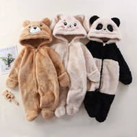Thumbnail for CozyBear – Pehmeä ja lämmin – vauvan body, jossa on eläinaiheinen huppu
