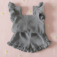 Thumbnail for Girls Ruffle Tee – Kevyt ja suloinen – lasten vaatesetti