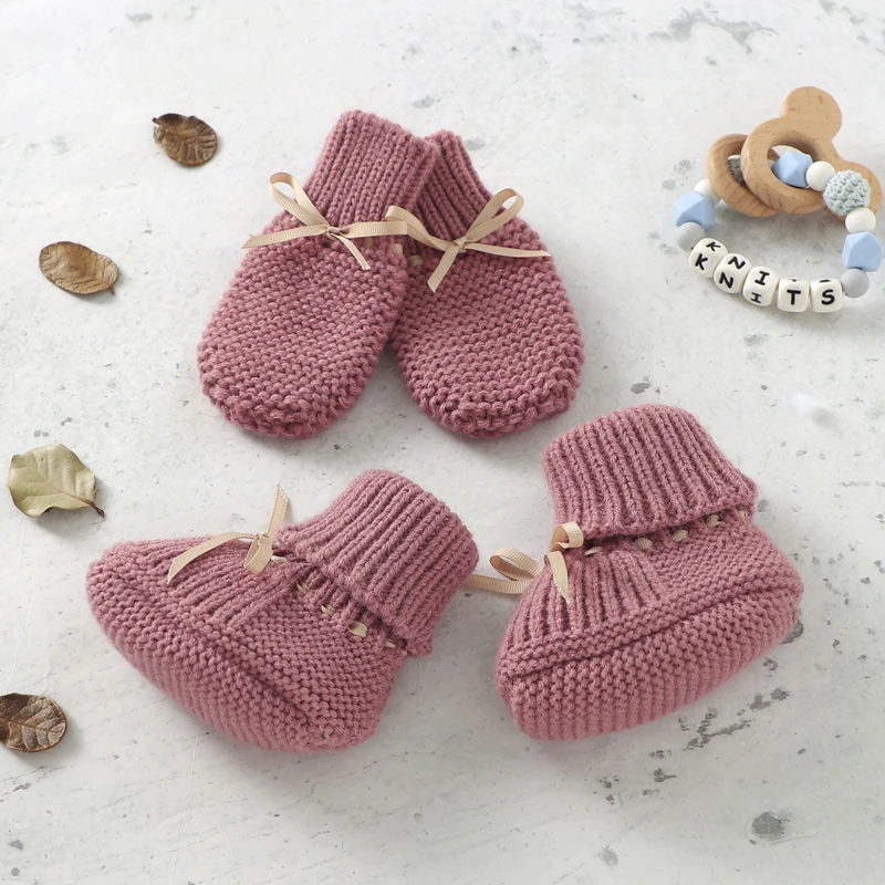 Booties & Mittens – Pehmeä ja lämmin – käsine- ja kenkäsetti