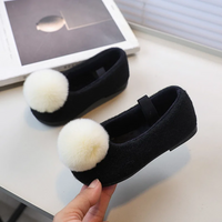 Thumbnail for SoftSteps –  Lämmin ja pehmeä – Tyttöjen kengät, joissa on pehmopomponi