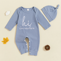 Thumbnail for CuddleBaby – Hei, olen uusi täällä – Vauvan haalari ja pipo -setti