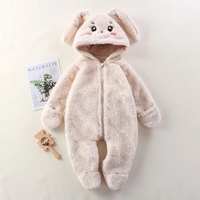 Thumbnail for CozyBear – Pehmeä ja lämmin – vauvan body, jossa on eläinaiheinen huppu