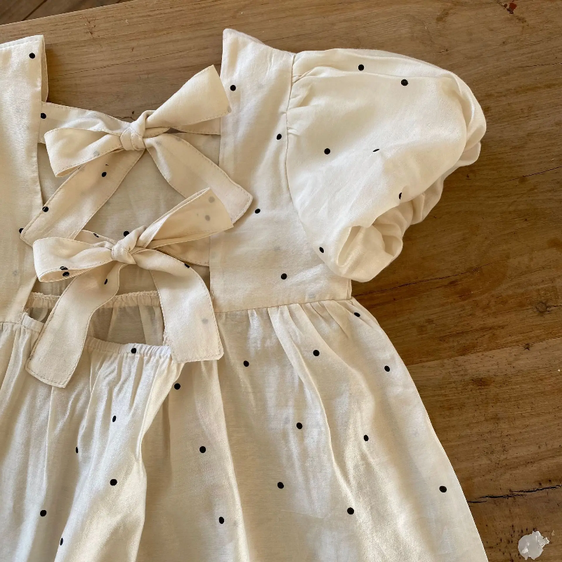 LittleTwinkle – Pehmeä ja mukava – lastenmekko, jossa on kaksi rusettia