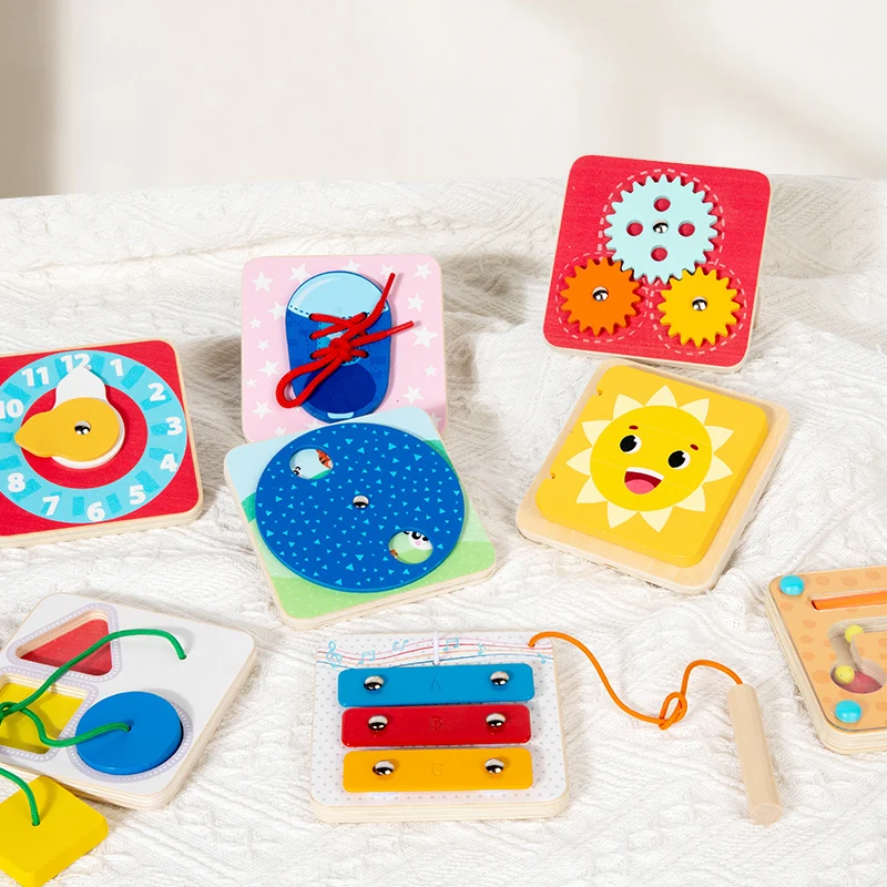 TinySkills – Luova & opettavainen – Montessori-magneettinen Busy Board -leikkitaulu