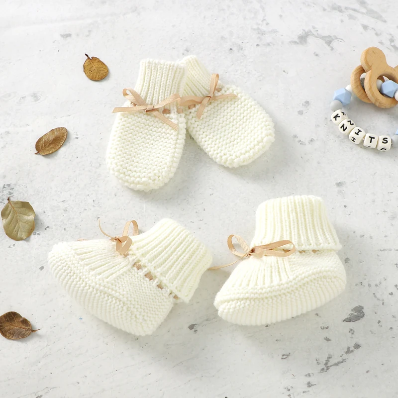 Booties & Mittens – Pehmeä ja lämmin – käsine- ja kenkäsetti