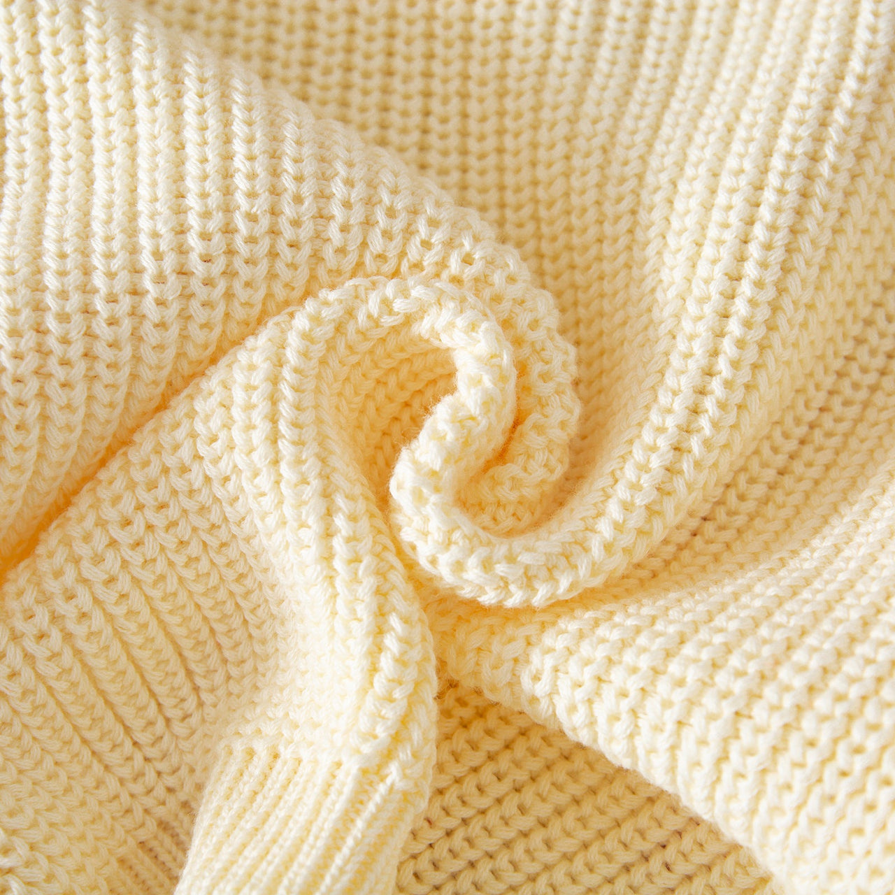 JoyKnit – Kodikas ja lämmin - Joulupusero tekstillä