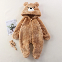 Thumbnail for CozyBear – Pehmeä ja lämmin – vauvan body, jossa on eläinaiheinen huppu