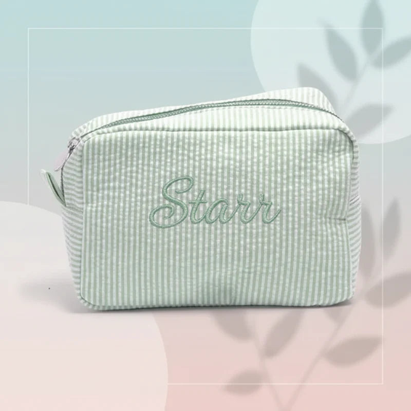 Striped Name Pouch – Henkilökohtainen ja tyylikäs – meikkipussi