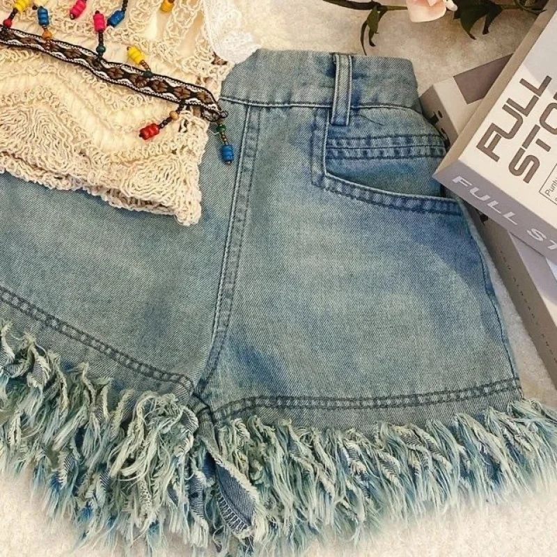 MiniChic – Tyylikäs ja mukava – Boho-toppi ja denimshortsit -setti