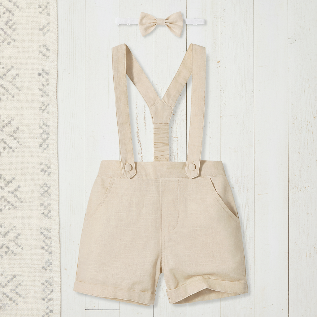 LittleDandy – Klassinen ja tyylikäs – Puuvillaiset shortsit henkseleillä ja rusetilla