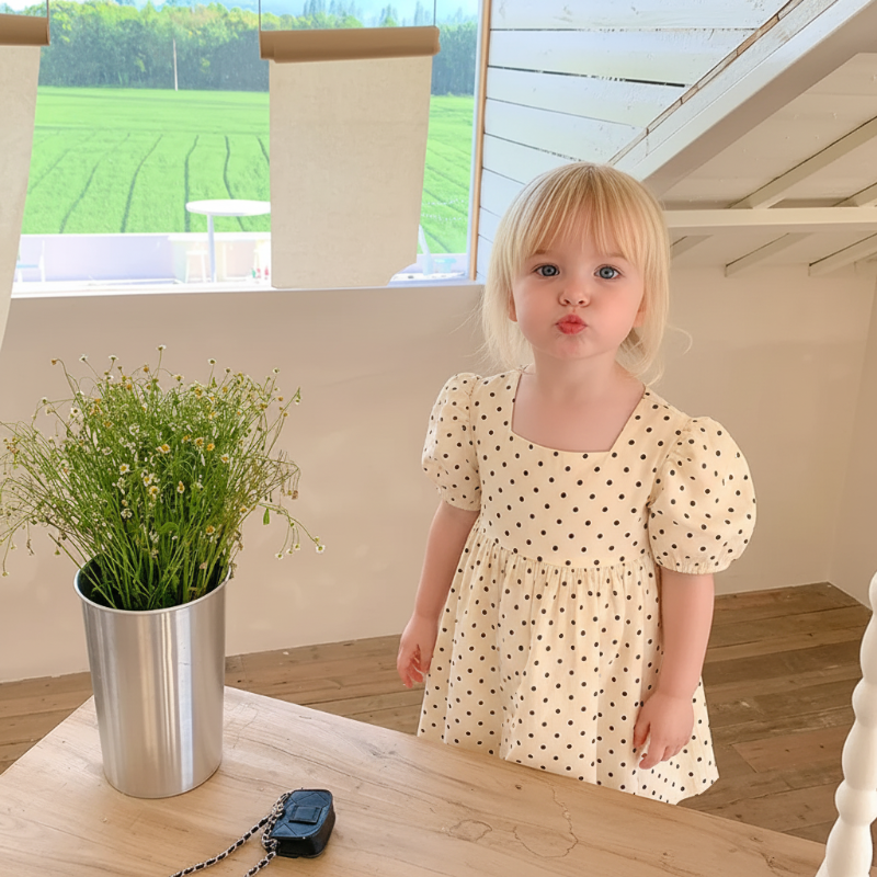 LittleTwinkle – Pehmeä ja mukava – lastenmekko, jossa on kaksi rusettia