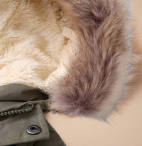 Thumbnail for CozyTrend – Elegantti ja lämmin – talvitakki, jossa turkiskaulus