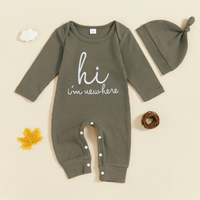 Thumbnail for CuddleBaby – Hei, olen uusi täällä – Vauvan haalari ja pipo -setti