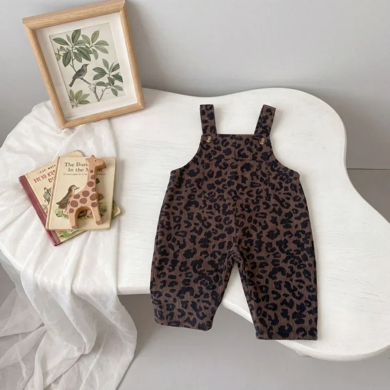 LeopardChic – Trendikäs ja mukava – tyttöjen leopardikuvioiset haalarit