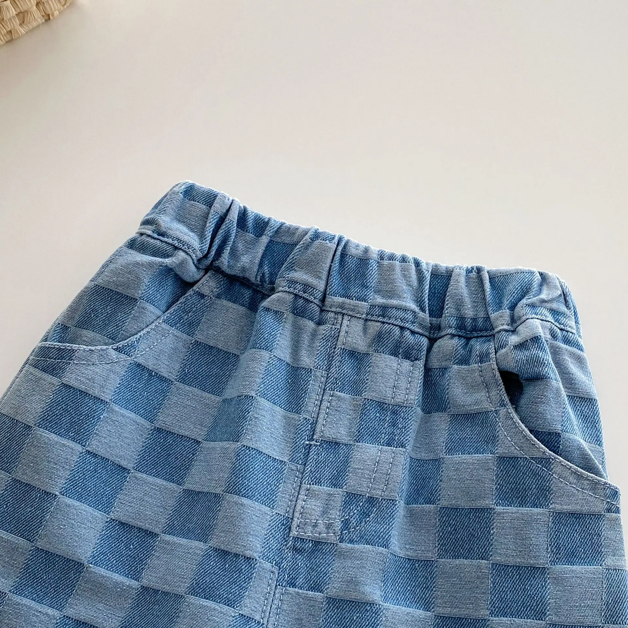 DenimCheck – Mukavat ja trendikkäät – lasten housut, joissa on ruutukuvio