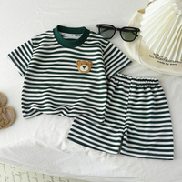 Thumbnail for Kids Stripe Outfit – Trendikäs ja mukava – kesäinen lasten asu