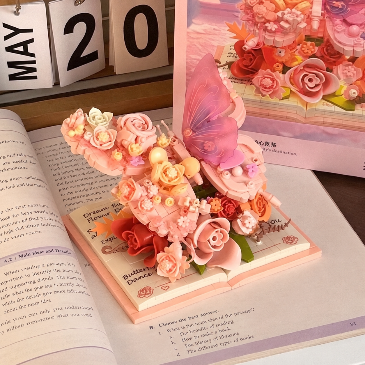 BloomBook – Romanttinen ja luova – 3D-kukkakirja, jossa on ruusuja ja perhosia
