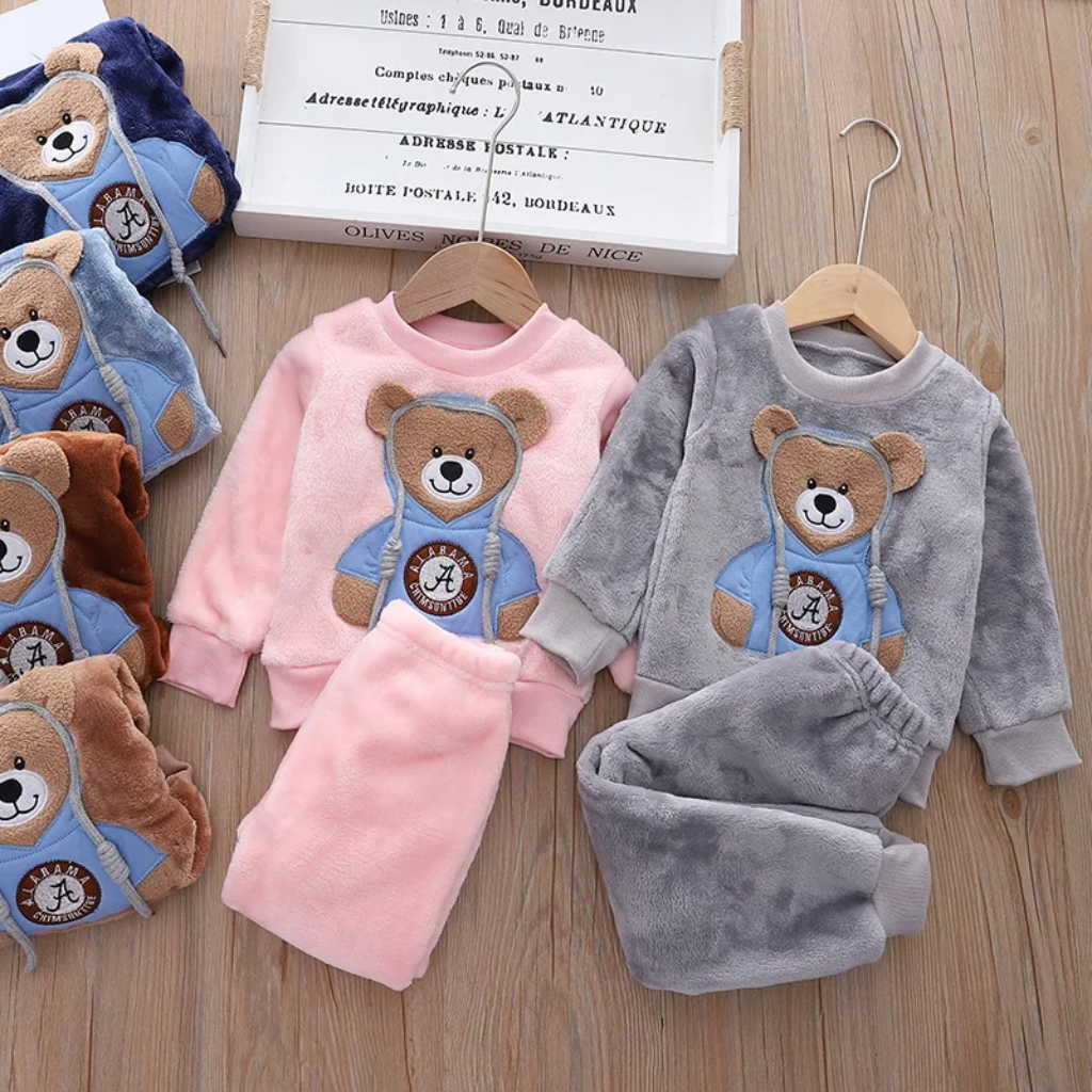 CozyBear – Lämmin ja pehmeä – Lasten verryttelypuku, jossa on karhukuvio