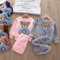Thumbnail for CozyBear – Lämmin ja pehmeä – Lasten verryttelypuku, jossa on karhukuvio