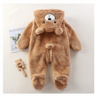Thumbnail for CozyBear – Pehmeä ja lämmin – vauvan body, jossa on eläinaiheinen huppu