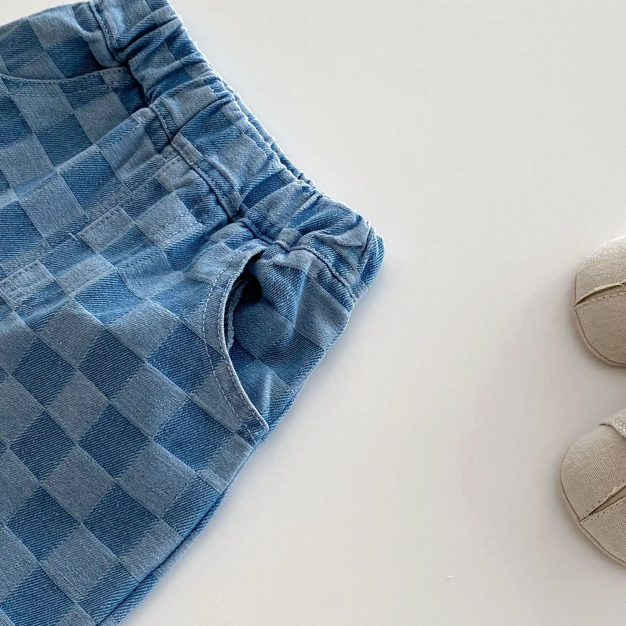 DenimCheck – Mukavat ja trendikkäät – lasten housut, joissa on ruutukuvio