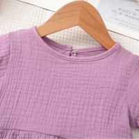 Thumbnail for SoftCharm – Tyylikäs ja mukava – tyttöjen asukokonaisuus, jossa on röyhelöinen yläosa ja pitkät housut