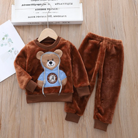 Thumbnail for CozyBear – Lämmin ja pehmeä – Lasten verryttelypuku, jossa on karhukuvio