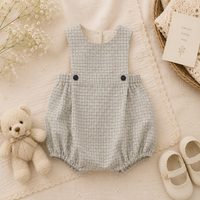 Thumbnail for Vintage Rompers – Ajaton ja pehmeä – vauvan haalari