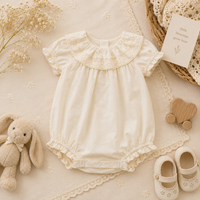 Thumbnail for Vintage Rompers – Ajaton ja pehmeä – vauvan haalari