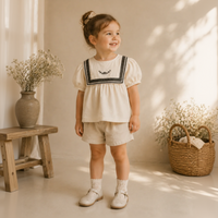 Thumbnail for Sailor Top – Tyylikäs ja mukava – paita, jossa on pitsiyksityiskohtia ja pussihihat