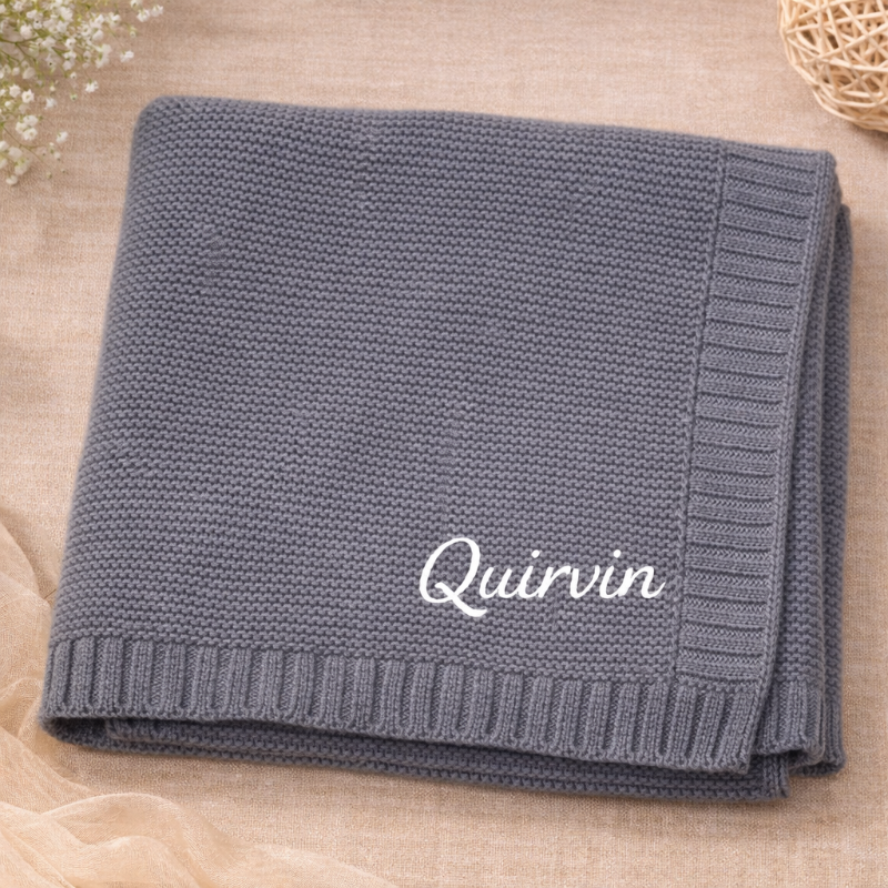 Personalized Baby Blanket – Pehmeä ja ainutlaatuinen – henkilökohtaisesti brodeerattu puuvillapeitto