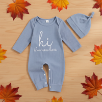 Thumbnail for CuddleBaby – Hei, olen uusi täällä – Vauvan haalari ja pipo -setti