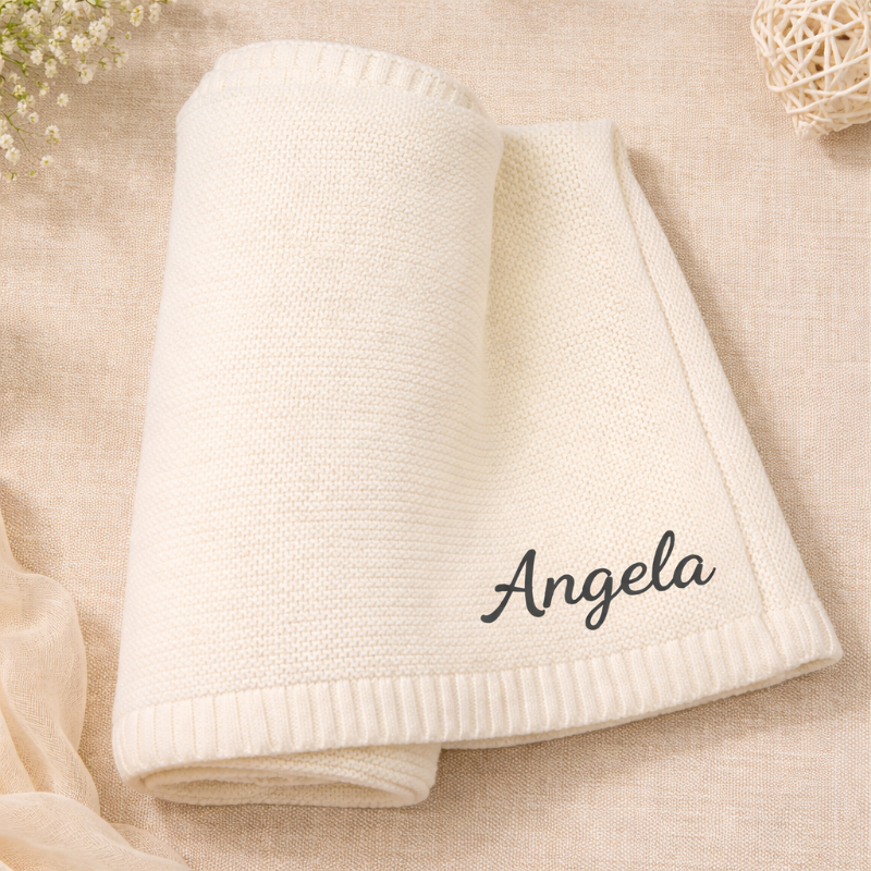 Personalized Baby Blanket – Pehmeä ja ainutlaatuinen – henkilökohtaisesti brodeerattu puuvillapeitto
