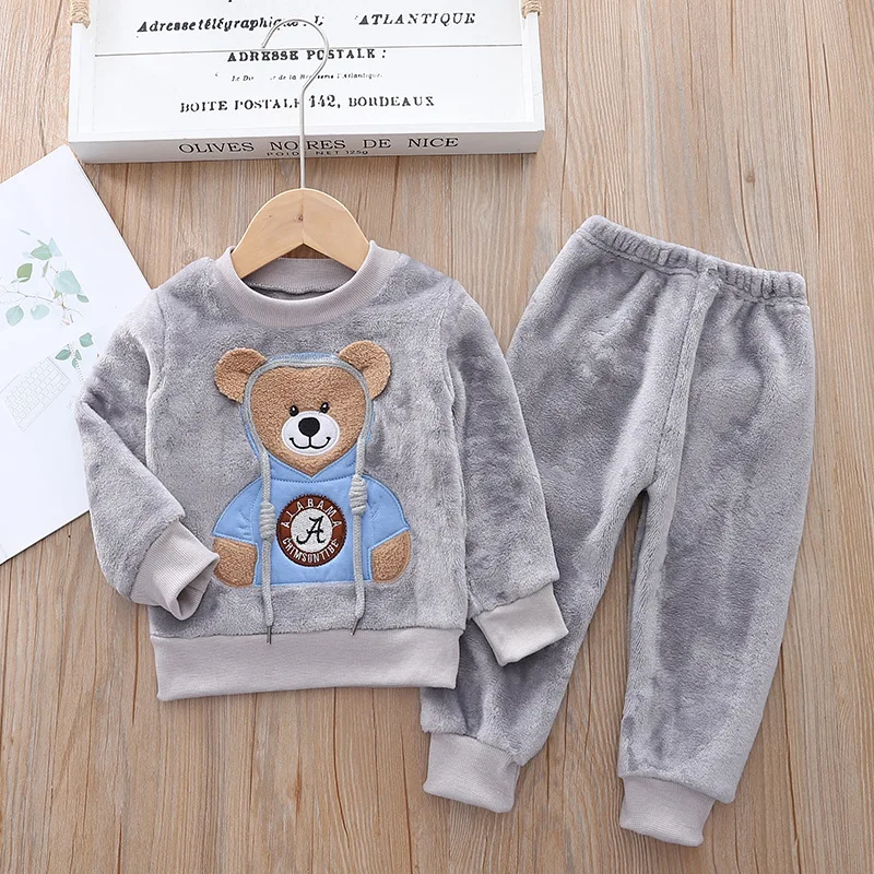 CozyBear – Lämmin ja pehmeä – Lasten verryttelypuku, jossa on karhukuvio