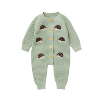 Thumbnail for CozyHedge – Pehmeä ja lämmin – Neulottu vauvan haalari, jossa on siilikuvio