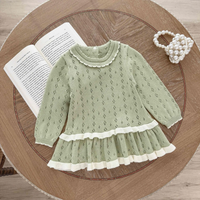 Thumbnail for MiniBelle – Tyylikäs ja pehmeä – Neulottu vauvanmekko, jossa on röyhelökoriste