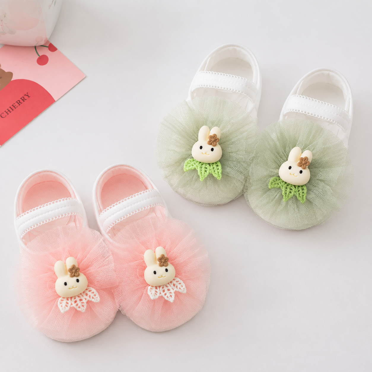 SweetFeet – Pehmeät ja suloiset – vauvasukat, joissa on kukkia ja pitsiä