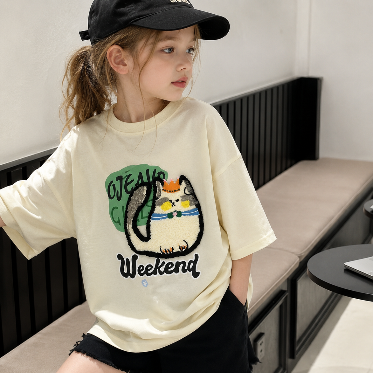 FunPaws – Leikkisä ja tyylikäs – Oversized-T-paita, jossa on kissakuvio