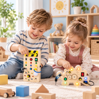 Thumbnail for TinyTech – Puinen aktiviteettitaulu valoilla ja kytkimillä – oppimislelu