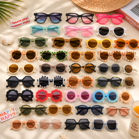 Thumbnail for Kids Sunglasses Set – UV-suoja ja hauskanpito – Lasten aurinkolasit