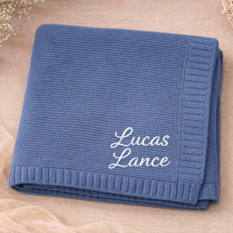 Personalized Baby Blanket – Pehmeä ja ainutlaatuinen – henkilökohtaisesti brodeerattu puuvillapeitto